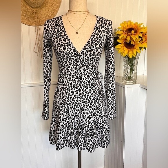 Leopard Black & White Print Wrap Dress - Picture 1 of 5